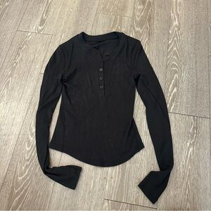Lululemon long sleeve henley top women’s size 2 black